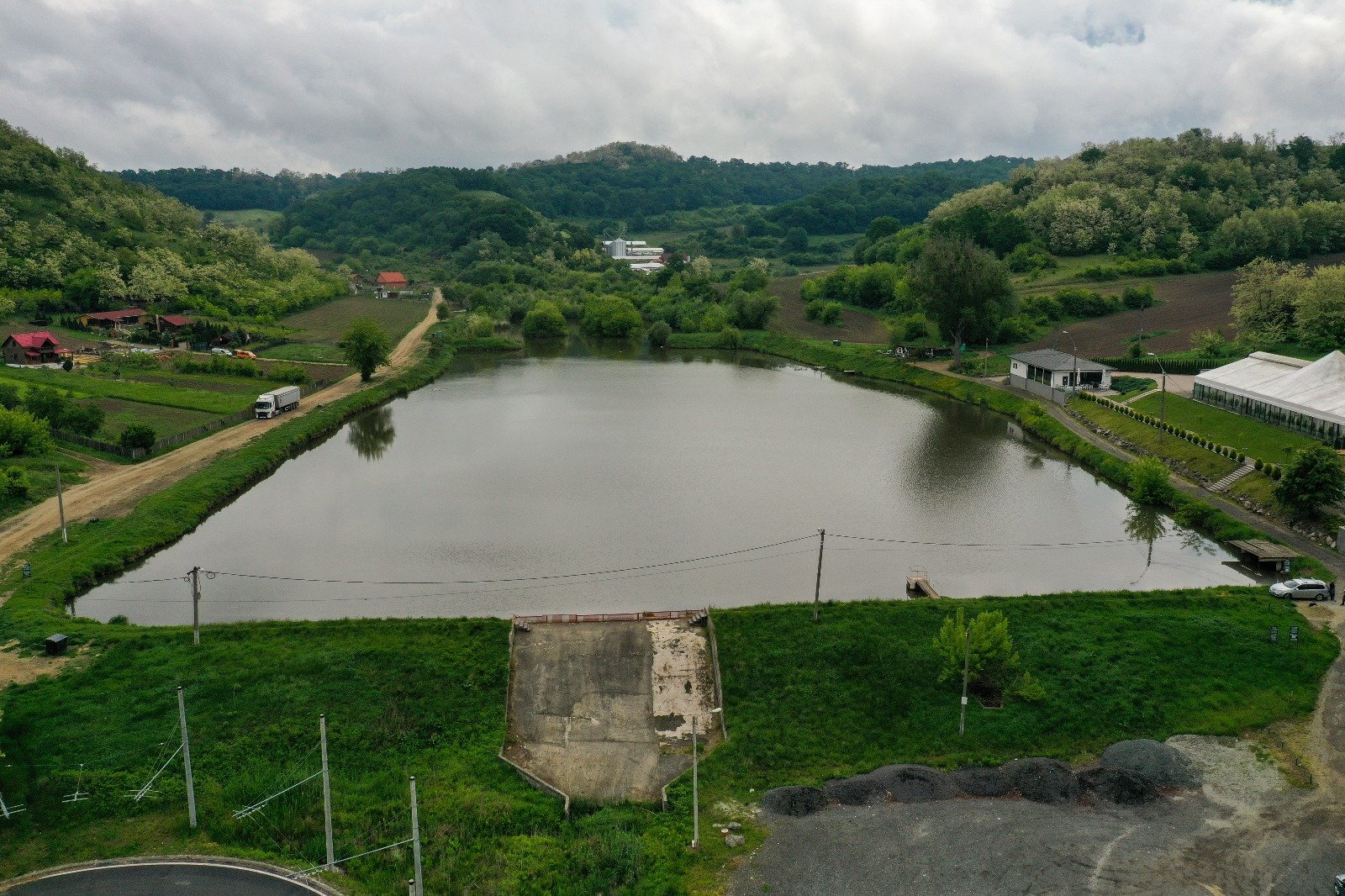 Pescuitul este interzis în Lacul Heleșteu din 9 aprilie până în 7 iunie