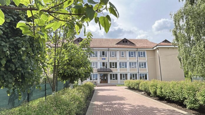 b9fde6e1-89f9-4656-8de6-58a8e63668b9-1