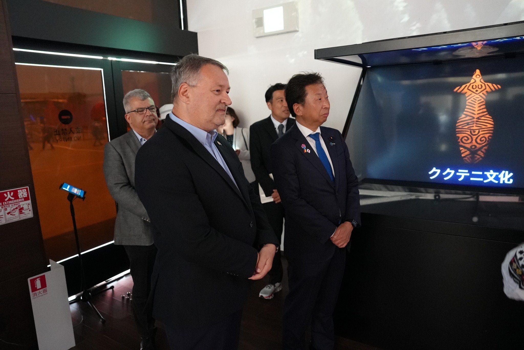 Ministrul adjunct al economiei din Japonia, în vizită la Pavilionul României (foto)