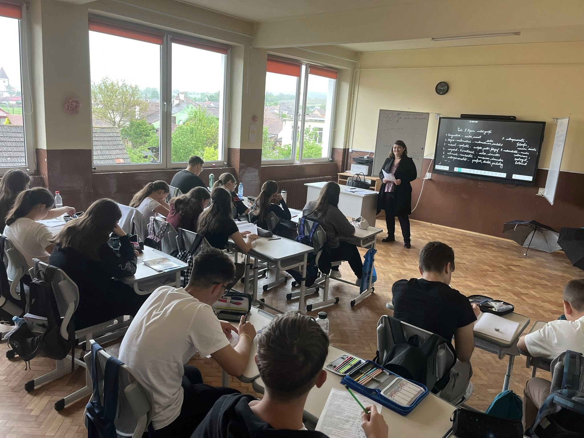 Elevii de clasa a VIII-a din Agnita, sprijiniți în orientarea profesională prin proiectul „ABC pentru succes”