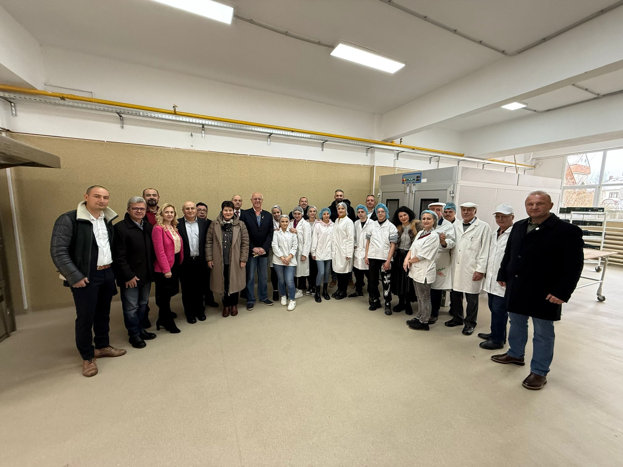 Ateliere, excursii și ghidare profesională pentru elevii din medii vulnerabile – proiectul AFOS merge mai departe