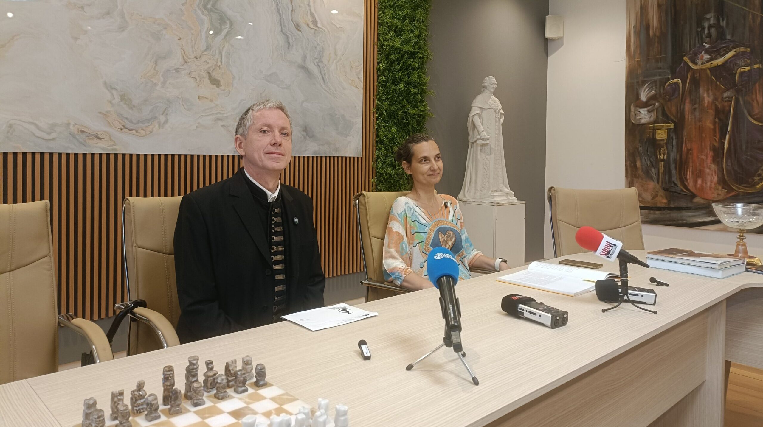 Concursul pentru conducerea Muzeului Brukenthal rămâne cu un singur candidat. Răzvan Pop s-a retras