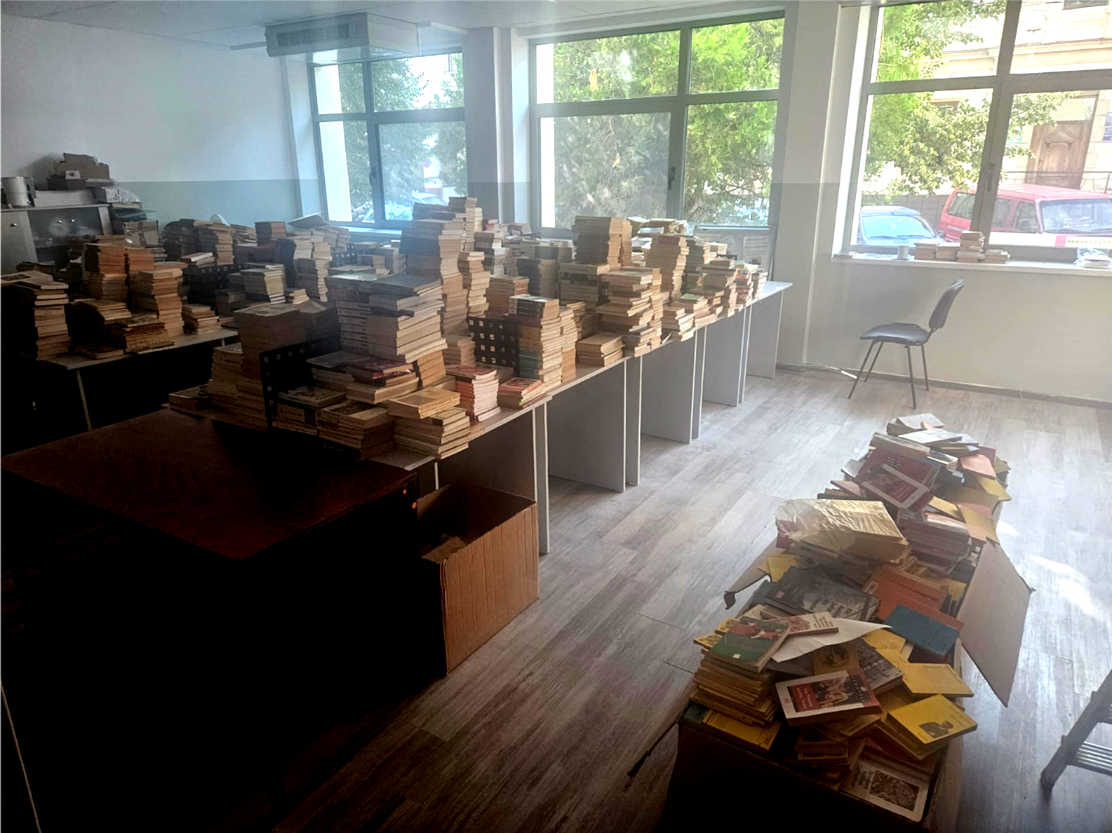 Controverse la Colegiul Național „Octavian Goga” din Sibiu: Biblioteca între imaginea oficială și realitatea critică