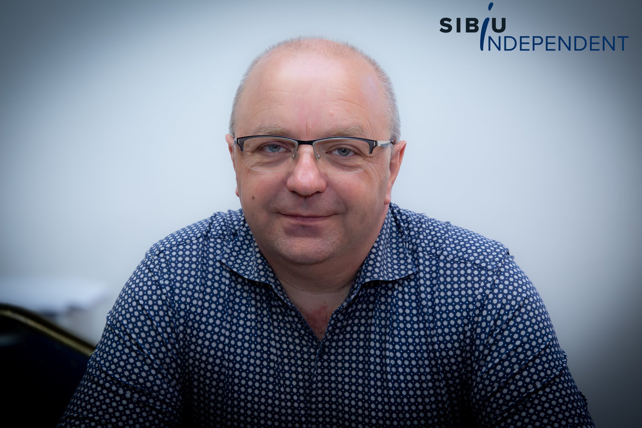 Lucrări de excavare și montare țevi pentru noua canalizare din Sadu