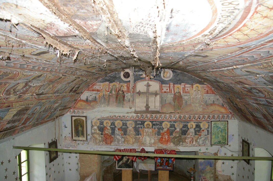 1280px-BisericaGherdealSB_(9)