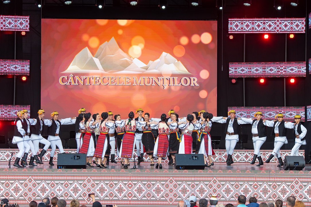 Festivalul „Cântecele Munților” se mută la Centrul Cultural „Ion Besoiu”