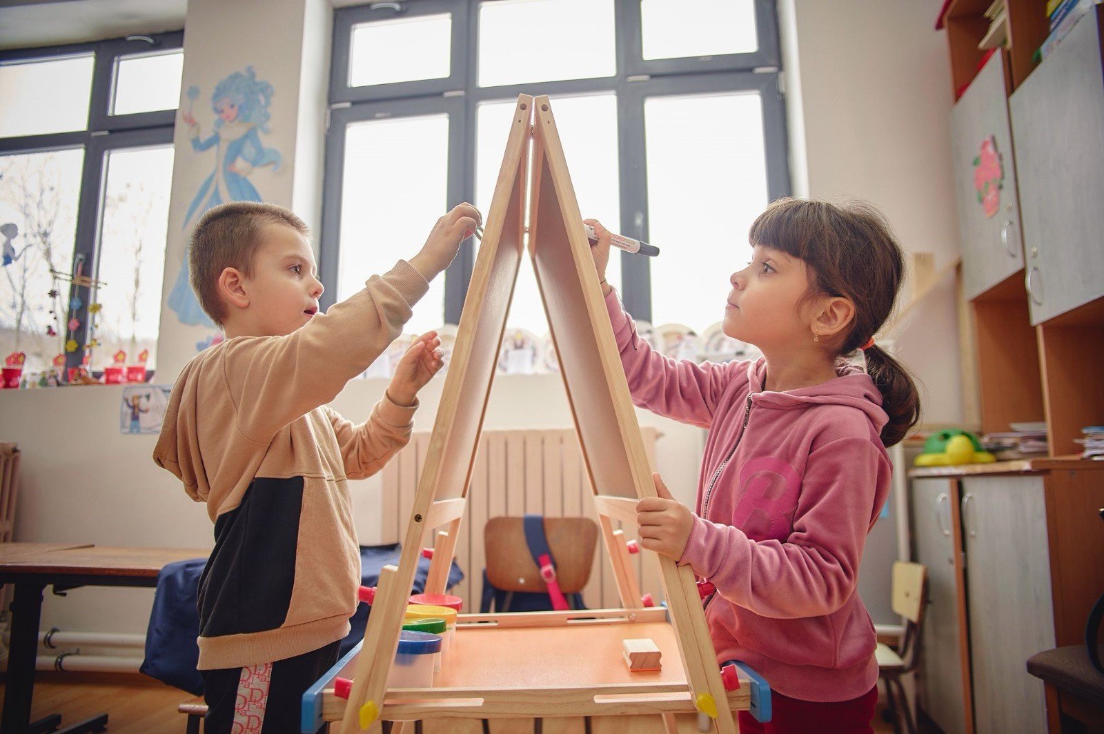 Investiție majoră în educația timpurie în județul Sibiu: peste 1800 de copii sprijiniți prin programul național „Start în educație”