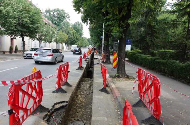 Lucrări la rețeaua de apă pe 4 artere principale din Sibiu. Șoferii îndemnați la calm și respectarea semnelor