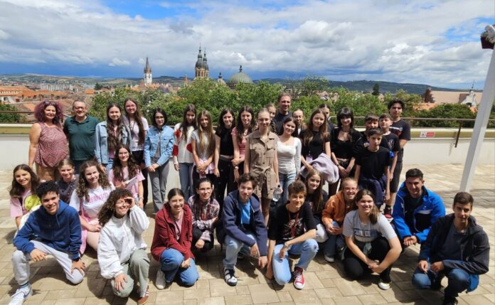 518031367_1475054106809429_7850700032501648765_n