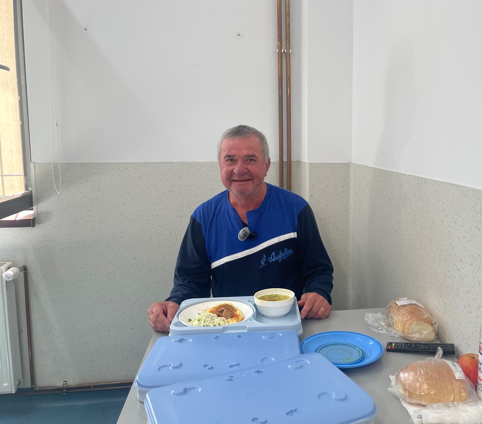 Meniul zilei la Spitalul de Pneumoftiziologie Sibiu: de la supă cu găluște la friptură de pui cu legume mexicane