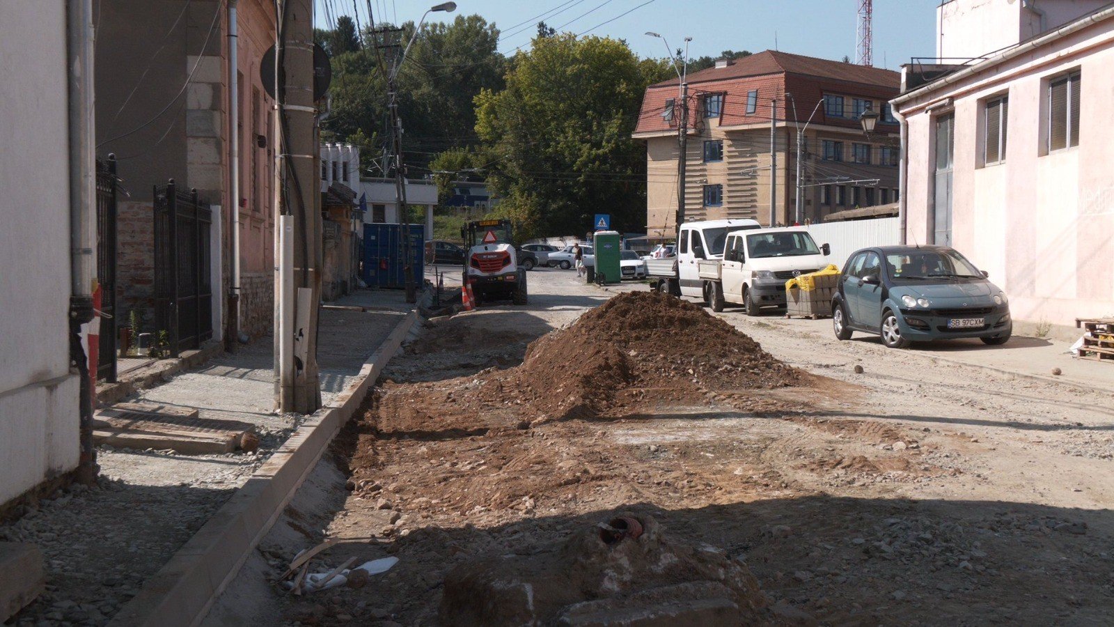 Au început lucrările de reparații pe strada Mihail Kogălniceanu din Mediaș