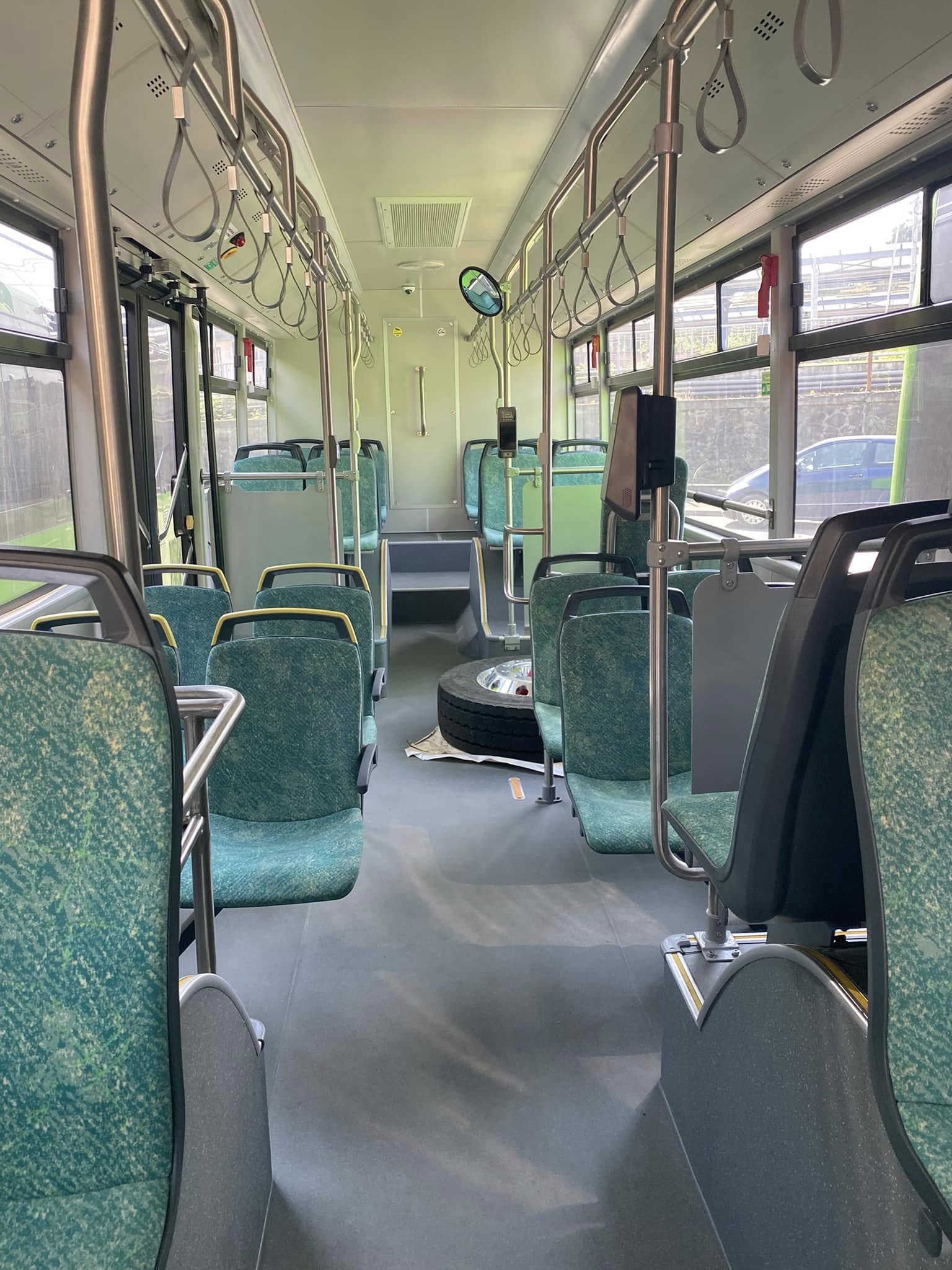 Autobuz electric similar cu cel în care a căzut copilul, operat de ADI Nord Trans Medias.