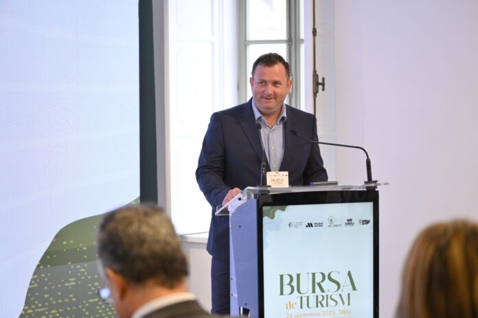 Paul Kuttesch, vicepreședinte CJ Sibiu, la standul Bursa de Turism Sibiu