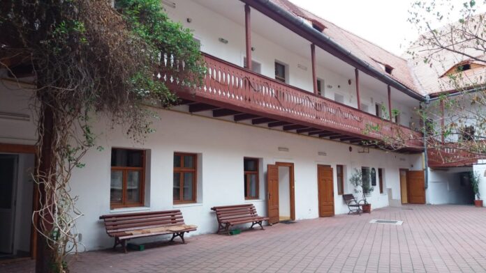 Adrian Bibu propune transformarea clădirii Azilului din Sibiu în atracție turistică istorică