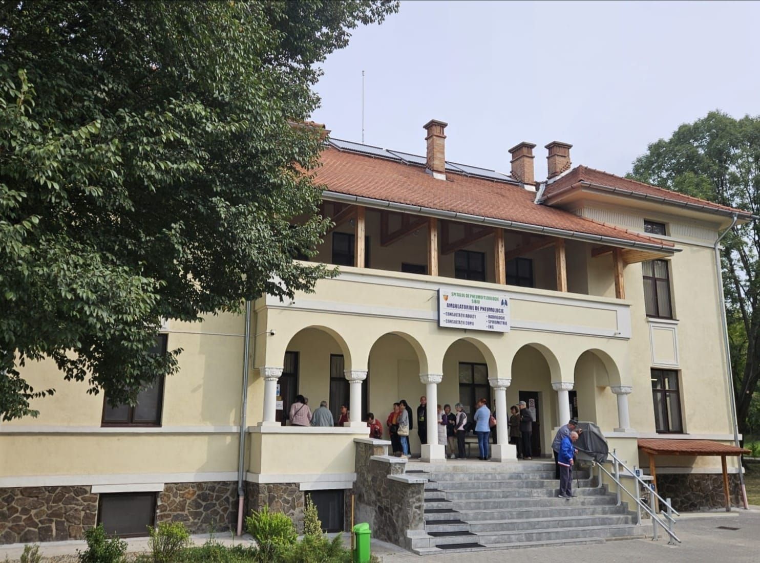 Om efectuând un test de spirometrie pentru sănătatea plămânilor în campania din Sibiu