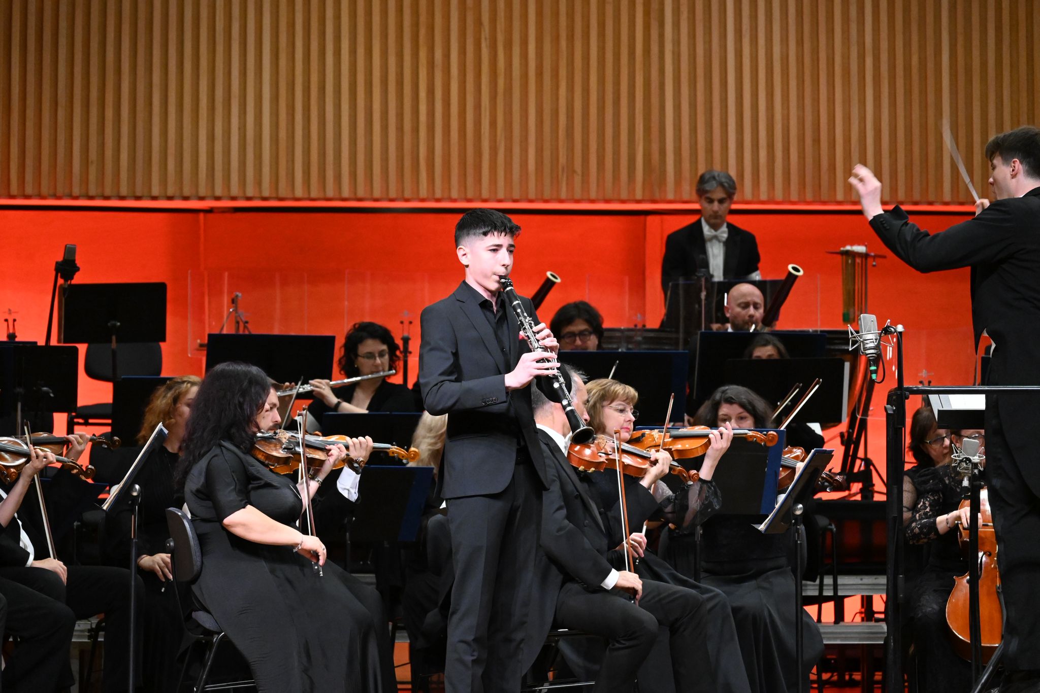 Clarinetistul Răzvan Neamțu susținând un recital pasionat