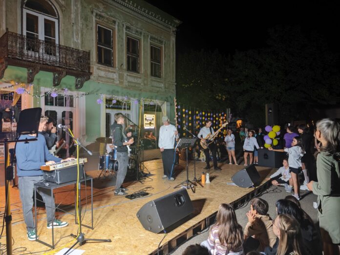 Festivalul Luminii 2025 05 Festivalul Luminii 2025, unul dintre cele mai așteptate evenimente Mediaș, cu instalații strălucitoare