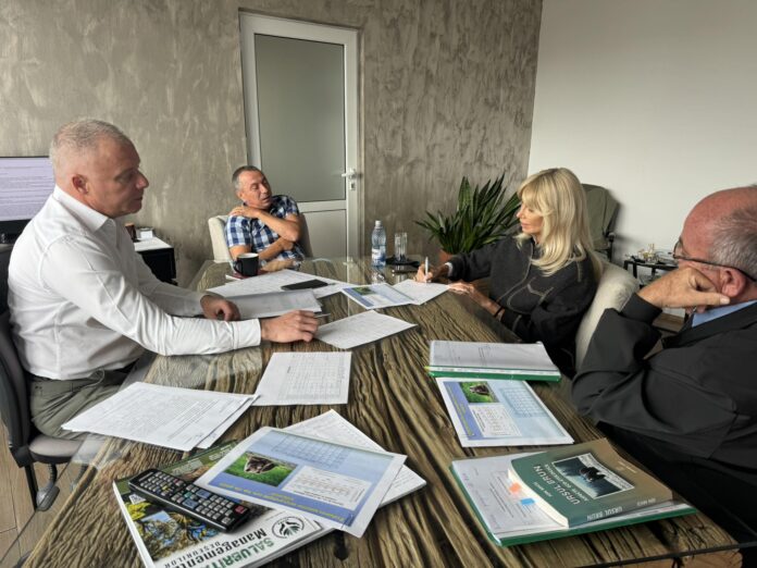 Raluca Turcan Raluca Turcan discută problema gestionării urșilor și presiunea asupra comunităților locale