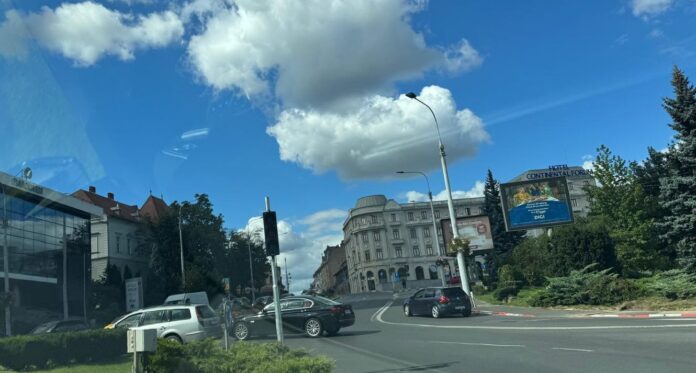 Intersecție din centrul Sibiului echipată cu semafoare noi și moderne