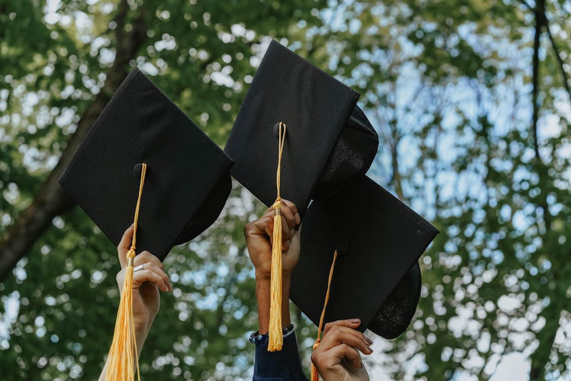 Student non-UE studiază în România pentru ședere de până la 360 de zile fără viză