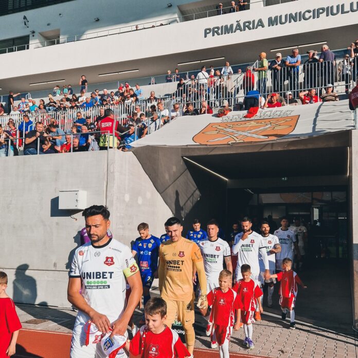 fc hermannstadt FC Hermannstadt Slobozia, echipa de fotbat în acțiune pe terenul de joc