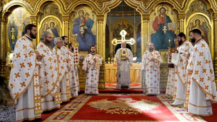 Liturghie pentru prăznuirea Înălțării Sfintei Cruci la Catedrala Mitropolitană din Sibiu