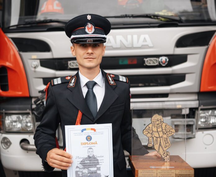 Plutonierul Popa Jonatan, Pompierul Anului 2025 la Sibiu, primește distincția