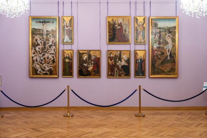 Clădirea Muzeului Național Brukenthal Sibiu în timpul Zilelor Patrimoniului.