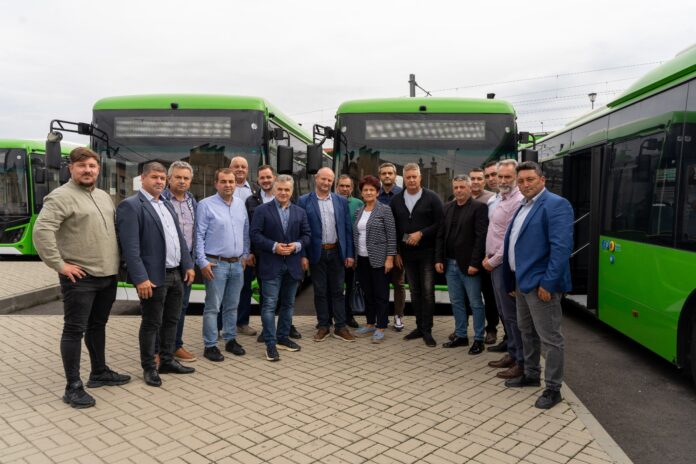 Prim-plan autobuz electric pentru transportul urban Mediaș