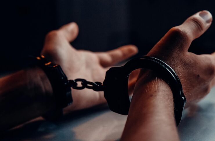 Un tânăr din Ludoș a fost reținut după ce a agresat un alt tânăr cu un obiect ascuțit!