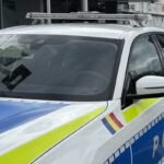 Poliția rutieră oprește un șofer pentru conducerea unei mașini neînmatriculate pe un drum din Șura Mică.
