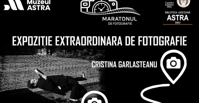 Vedere din expoziția de fotografie de la Sibiu, prezentând o lucrare artistică captivantă