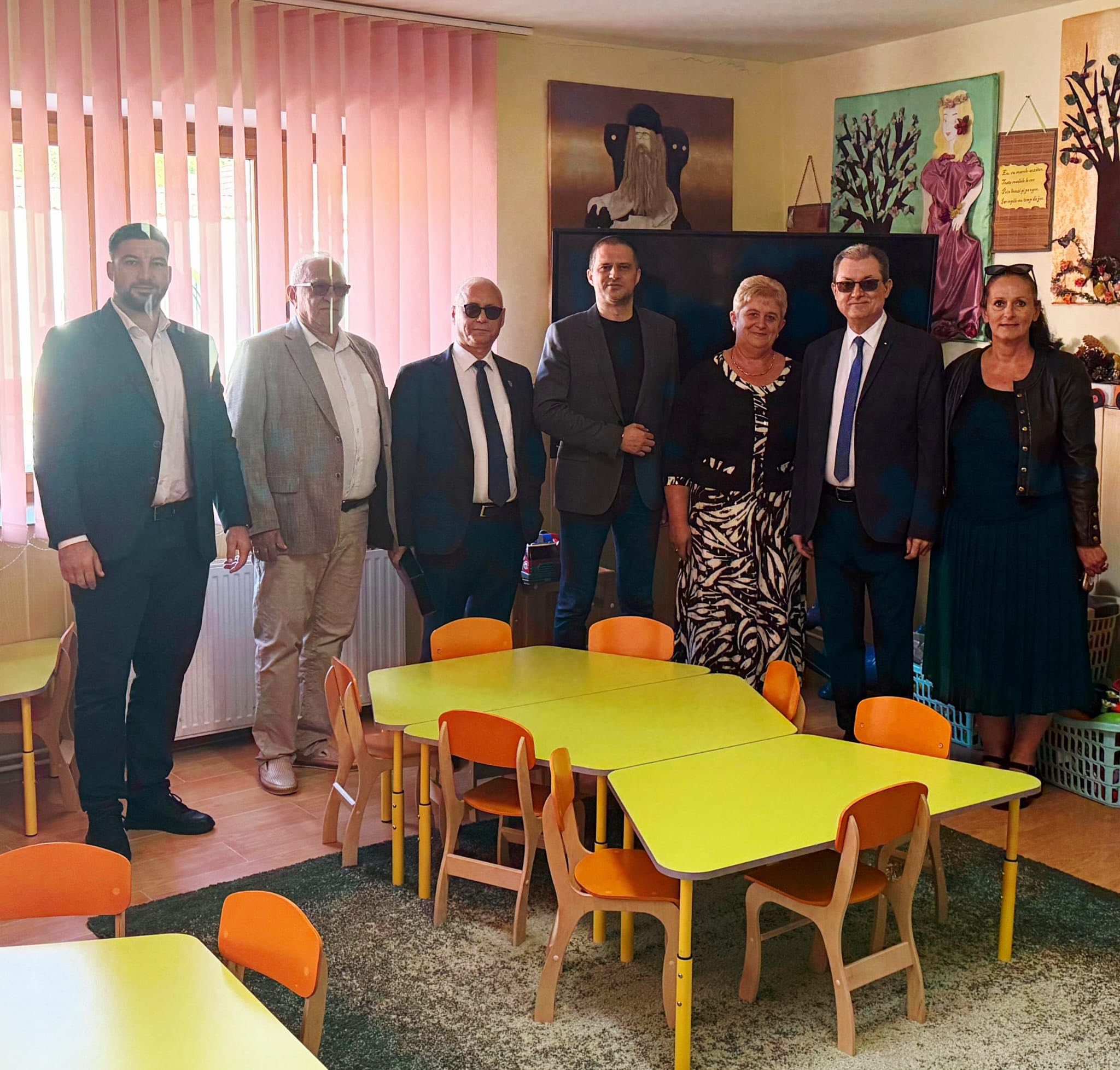 Subprefectul județului Sibiu, Florian Giubega a fost prezent la deschiderea noului an școlar în mai multe localități