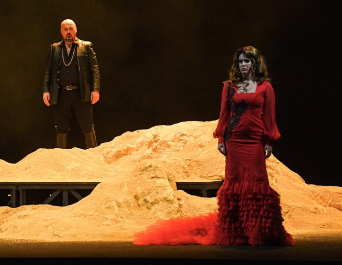 Clădirea Filarmonicii de Stat Sibiu, gazda spectacolului La tragédie de Carmen în cadrul festivalului de operă