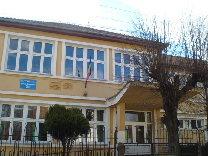 Școala Gimnazială Nr. 4 Sibiu, locul protestului și boicotului începutului de an școlar