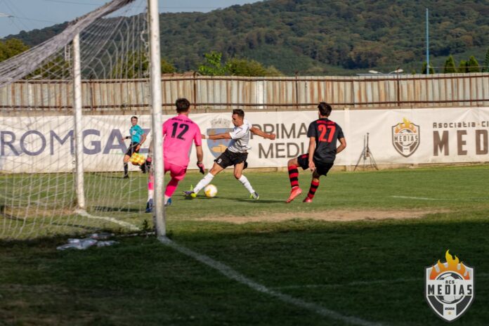Unirea Bascov primește ACS Mediaș în runda secundă a Ligii a Treia de fotbal.