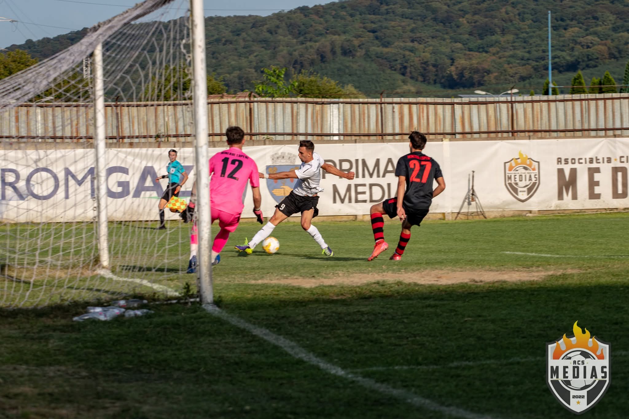 Unirea Bascov primește ACS Mediaș în runda secundă a Ligii a Treia de fotbal.