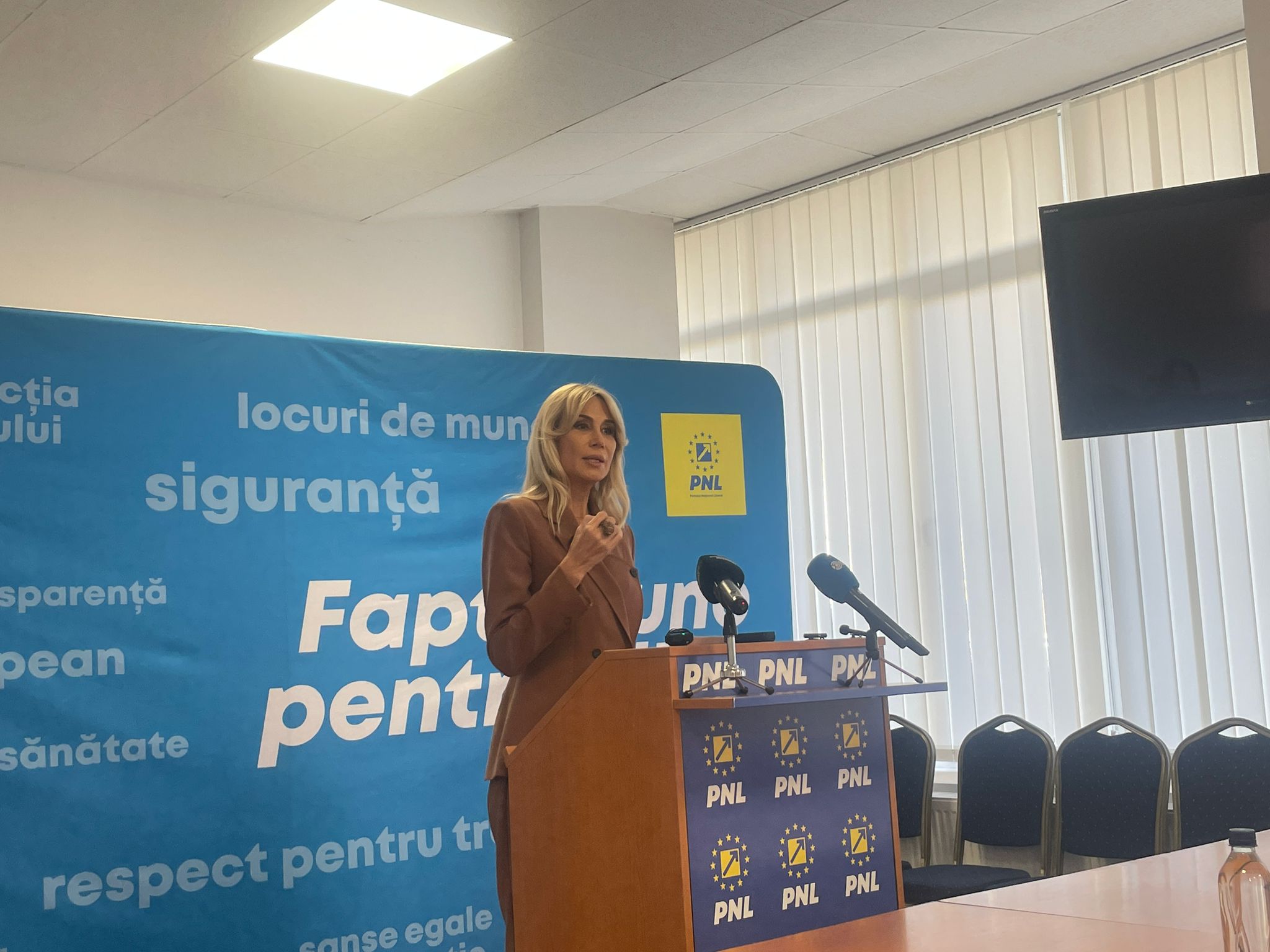 Raluca Turcan denunță directivele PSD de atac la adresa liderilor PNL