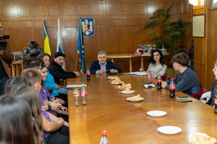 Susținerea Primăriei Mediaș pentru echipele de robotică locală în vederea competiției FIRST Tech Challenge.