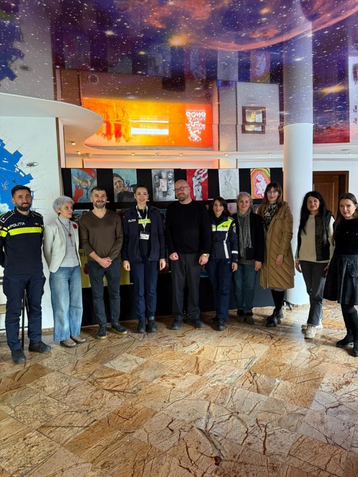 Colaj artistic realizat de elevi, promovând un mesaj de non-violență și înțelegere