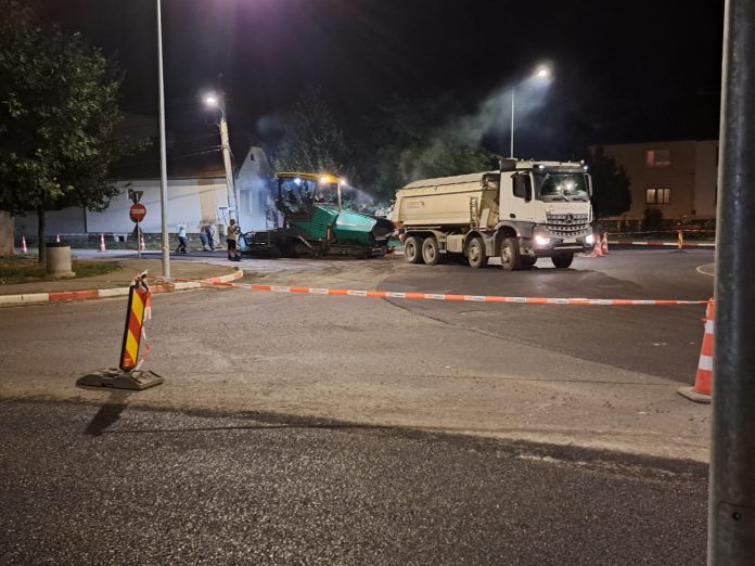 Echipament de șantier pentru reparații giratorii la intersecția cu Calea Șurii Mari
