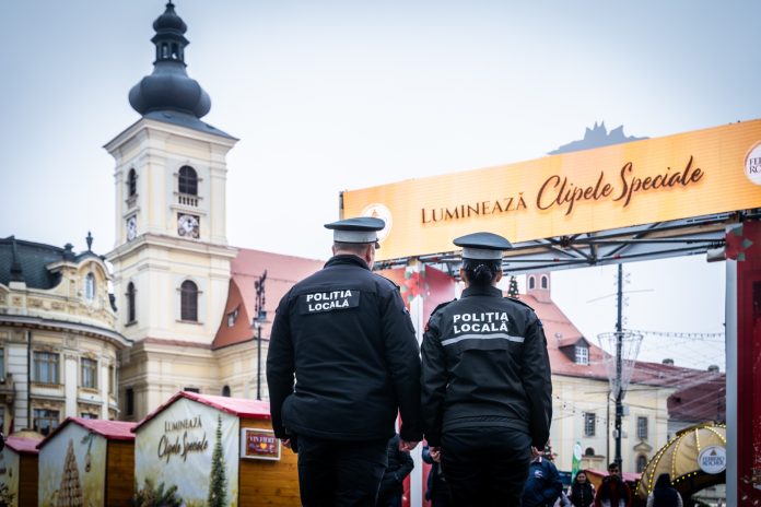 Poliția Locală Sibiu patrulează prin Târgul de Crăciun pentru a aplica regulile