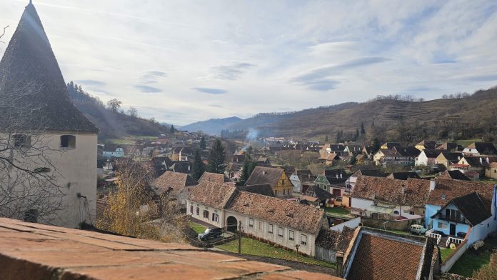 Detaliu arhitectural al fortificațiilor și zidurilor din Comuna Biertan, Transilvania.