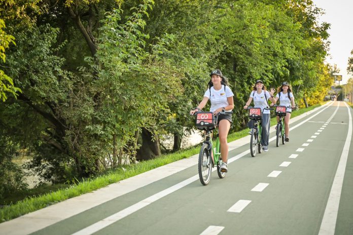 Stație Sibiu Bike City cu biciclete disponibile pentru închiriere în Parcul Sub Arini