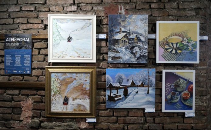 Detaliu artistic al unei lucrări din expoziția Atemporal a artiștilor bucureșteni