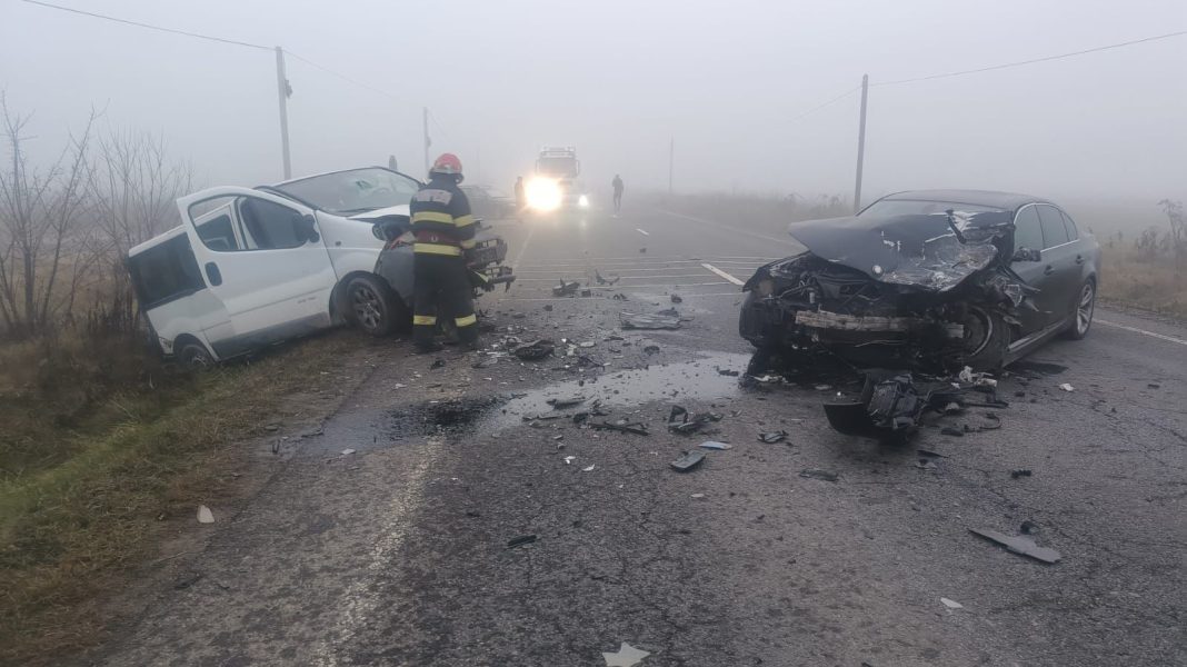 9b78d081-ee0f-4b97-bb71-8b43057a4705 Accident cu trei vehicule pe DN 14, între Laslea și Dumbrăveni, care a avut ca urmare trei persoane rănite.