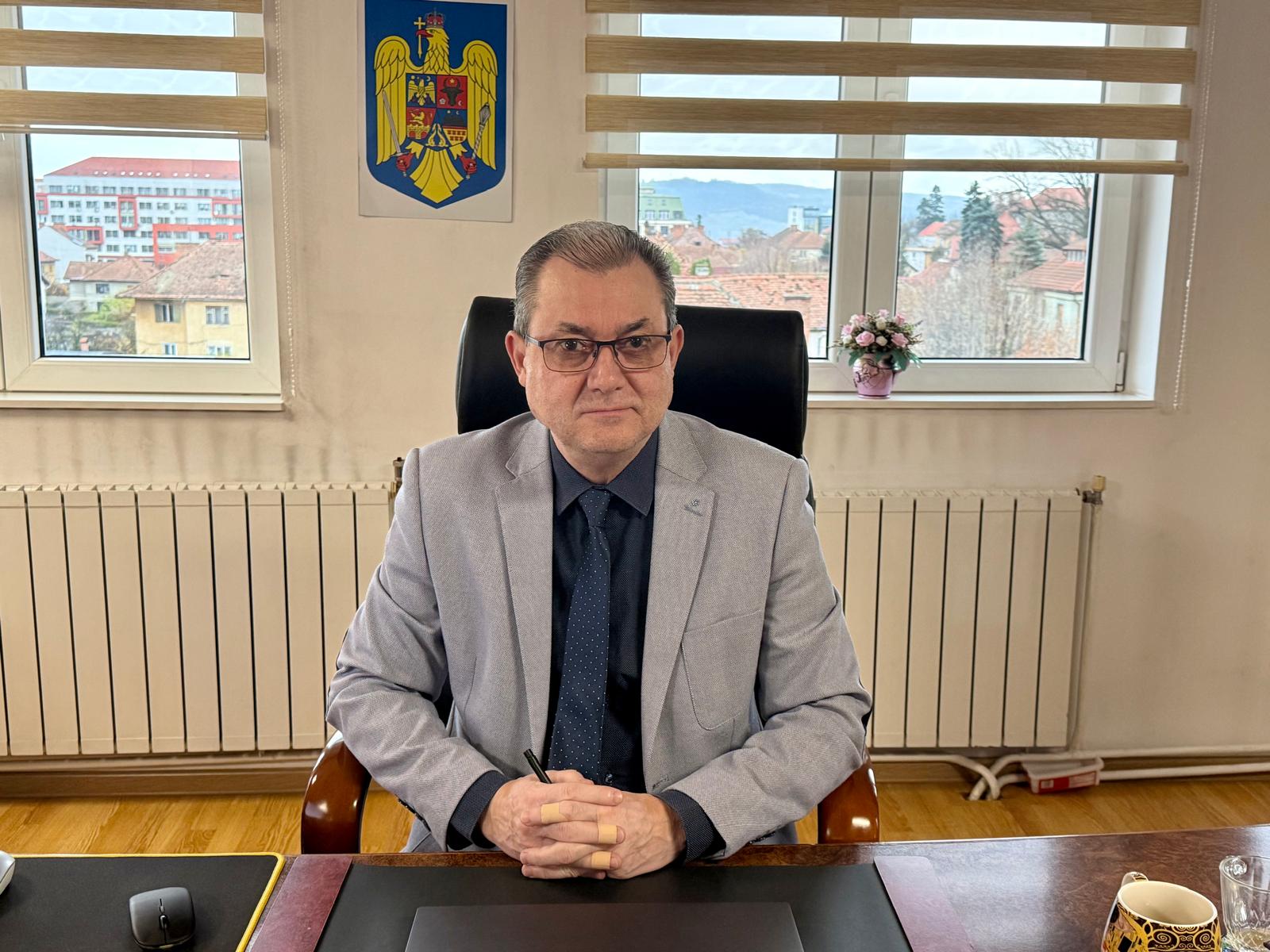 Inspectoratul Școlar Județean Sibiu prezentând planuri de modernizare a educației și reducere a decalajelor