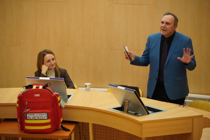 Prezentare cu diapozitive la sesiunea de pregătire pentru un posibil blackout în Sibiu