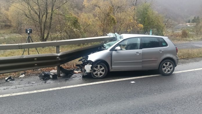 Locul accidentului rutier pe DN7 cu vehicule implicate în coliziune