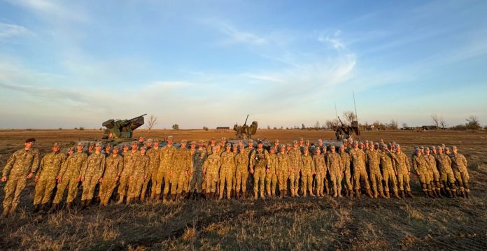 Cadeți AFT Sibiu în uniformă de camuflaj, pregătiți pentru exercițiul DACIAN FALL 2025 România